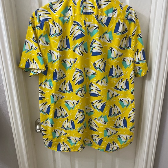 J Crew Mens SS XL slim button down shirt. Yellow with sailboats - Picture 3 of 4